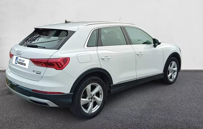 AUDI Q3 40 TFSI 190 ch S tronic 7 Quattro Design Luxe extérieur trois quart arrière droit 560665