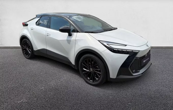 TOYOTA C-HR Hybride 200 AWD-i GR Sport extérieur trois quart avant droit 1103676