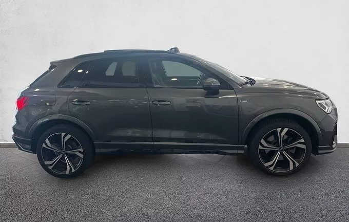 AUDI Q3 45 TFSIe 245 ch S tronic 6 S line extérieur côté droit 2128262