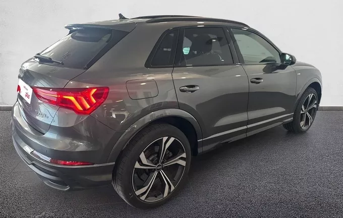 AUDI Q3 45 TFSIe 245 ch S tronic 6 S line extérieur trois quart arrière droit 2128262