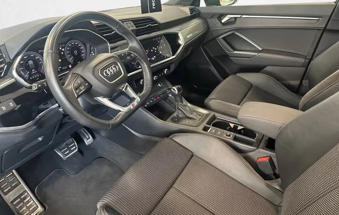 AUDI Q3 45 TFSIe 245 ch S tronic 6 S line photo 11 2128262