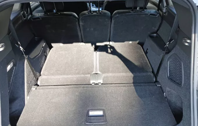 PEUGEOT 5008 Hybrid 136 e-DCS6 GT extérieur arrière 944992