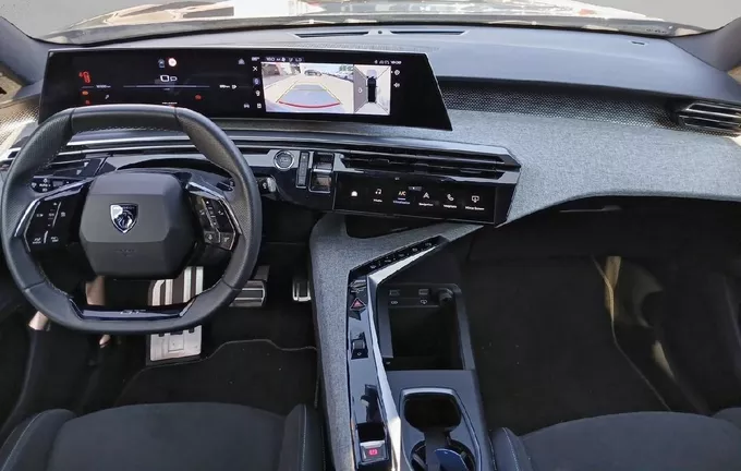 PEUGEOT 5008 Hybrid 136 e-DCS6 GT extérieur côté gauche 944992