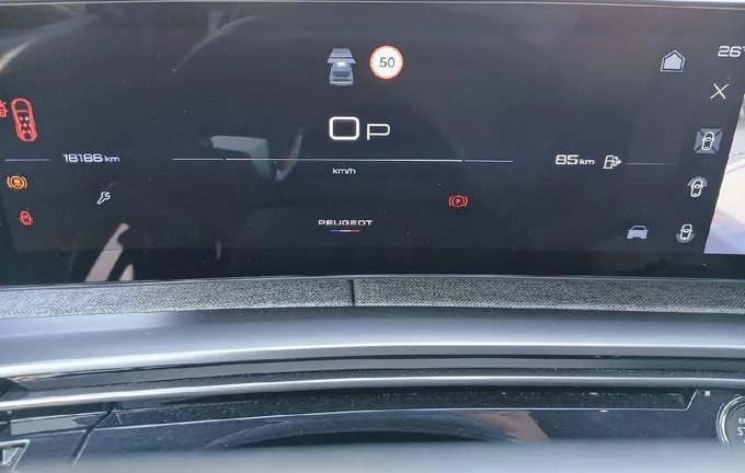 PEUGEOT 5008 Hybrid 136 e-DCS6 GT photo 10 944992