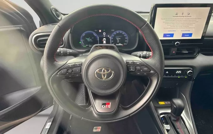 TOYOTA YARIS Hybride 130h GR Sport photo 12 164379
