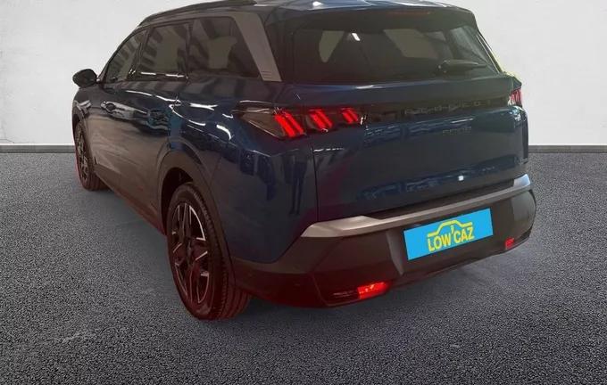 PEUGEOT 5008 Hybrid 136 e-DCS6 Allure extérieur trois quart arrière gauche 213483