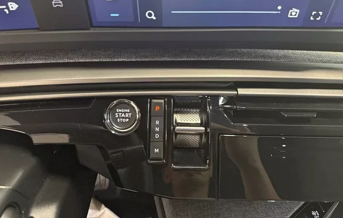 PEUGEOT 5008 Hybrid 136 e-DCS6 Allure photo 13 213483