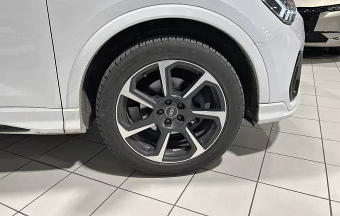 AUDI Q3 35 TDI 150 ch S tronic 7 S line photo 9 2124141