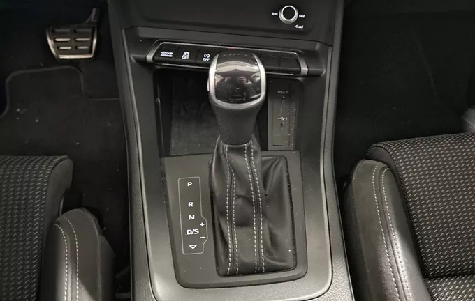 AUDI Q3 35 TDI 150 ch S tronic 7 S line photo 13 2124141