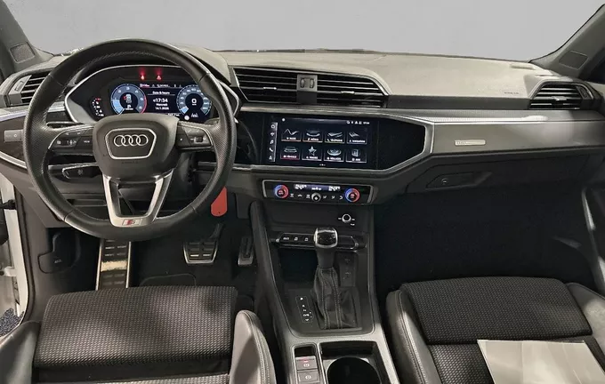 AUDI Q3 35 TDI 150 ch S tronic 7 S line photo 18 2124141