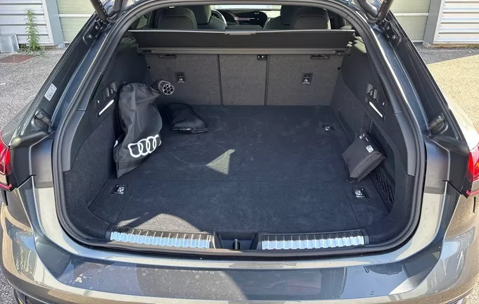 AUDI A6 Avant e-hybrid 367 ch S tronic 7 Quattro S line photo 10 9160