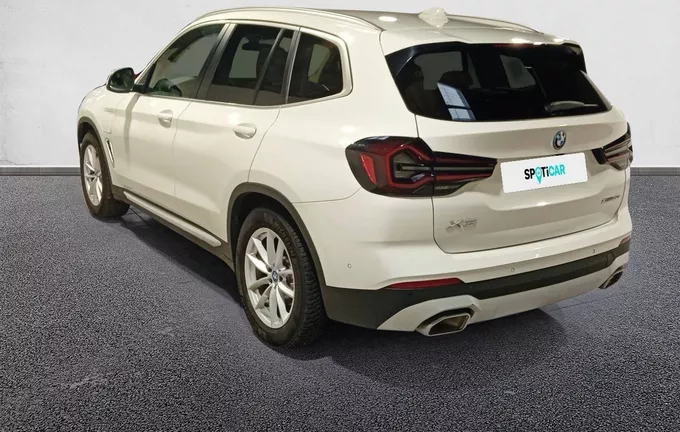 BMW X3 xDrive 30e 292ch BVA8 x Line extérieur trois quart arrière gauche 945241