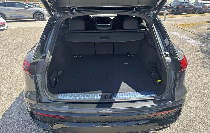 AUDI Q5 e-hybrid 367 ch S tronic 7 Quattro S line photo 10 6027