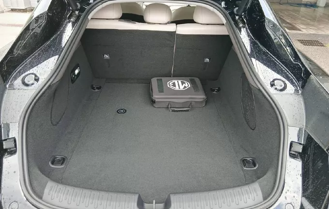 MG IM5 4WD photo 10 9562