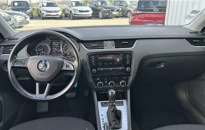 SKODA OCTAVIA Combi 1.6 TDI 116 ch SCR FAP DSG7 Business extérieur trois quart avant droit 2127450