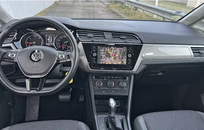 VOLKSWAGEN TOURAN 1.6 TDI 115 DSG7 5pl Trendline Business extérieur trois quart avant droit 212612