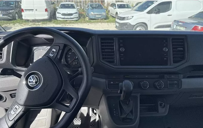 VOLKSWAGEN UTILITAIRES CRAFTER VAN 35 L3H3 2.0 TDI 140 CH BVA BUSINESS extérieur trois quart avant droit 106241