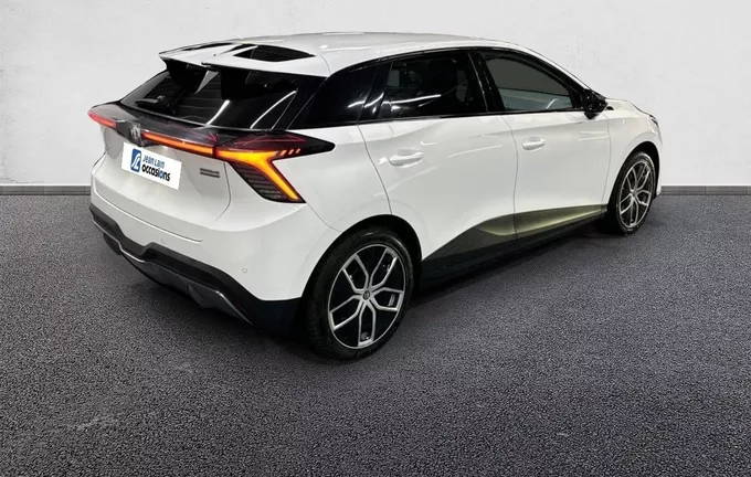 MG MG4 Electric 64kWh - 150 kW 2WD Luxury extérieur trois quart arrière droit 601340