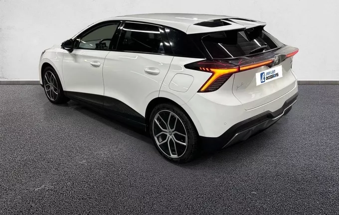 MG MG4 Electric 64kWh - 150 kW 2WD Luxury extérieur trois quart arrière gauche 601340