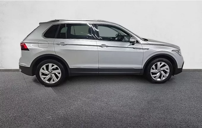 VOLKSWAGEN TIGUAN 1.5 TSI 150ch DSG7 Elegance extérieur côté droit 2126911