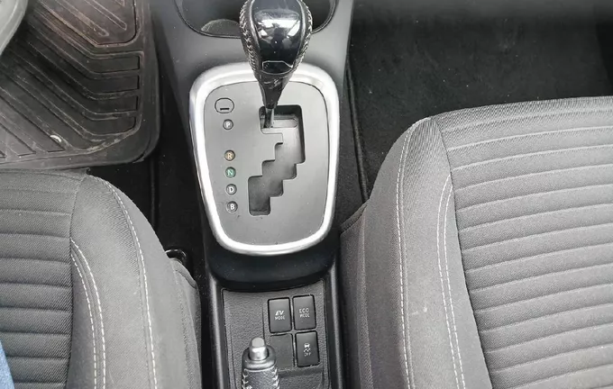 TOYOTA YARIS Hybride 100h Dynamic photo 13 1103370