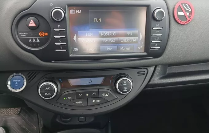 TOYOTA YARIS Hybride 100h Dynamic photo 14 1103370
