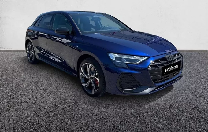 AUDI A3 Sportback TFSI e Hybride rechargeable 272 S tronic 6 S line extérieur trois quart avant droit 2016