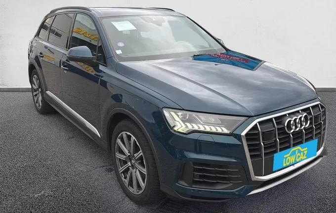 AUDI Q7 55 TFSI e 380 Tiptronic 8 Quattro extérieur trois quart avant droit 213155