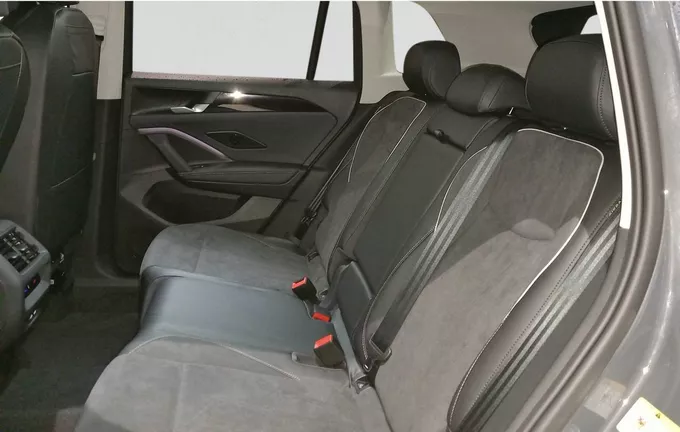 VOLKSWAGEN TIGUAN 1.5 eTSI 150ch DSG7 Elegance extérieur arrière 5001