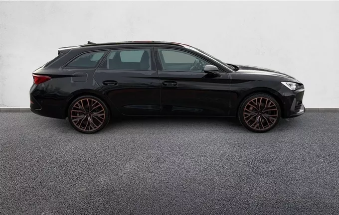 CUPRA LEON Sportstourer 1.5 eTSI 150 ch DSG7 V extérieur côté droit 460506