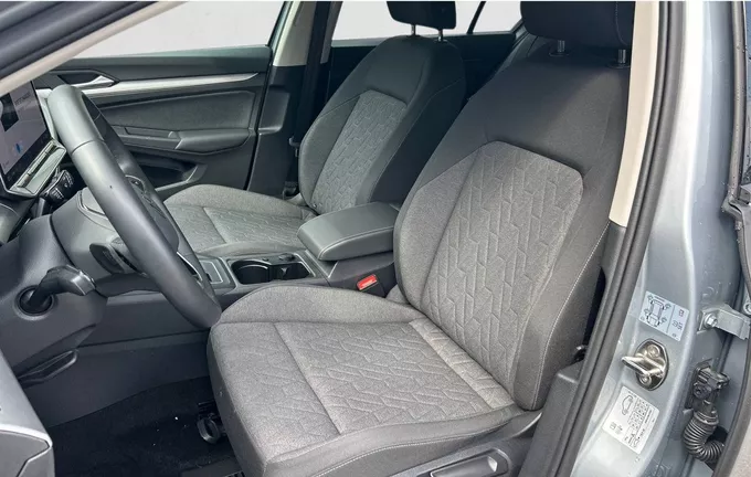 VOLKSWAGEN GOLF 1.5 eTSI EVO2 116 DSG7 VW Edition extérieur trois quart arrière droit 2129888