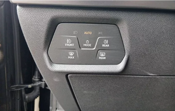 CUPRA FORMENTOR 1.5 eTSI Hybrid 150 ch DSG7 V photo 17 2126730