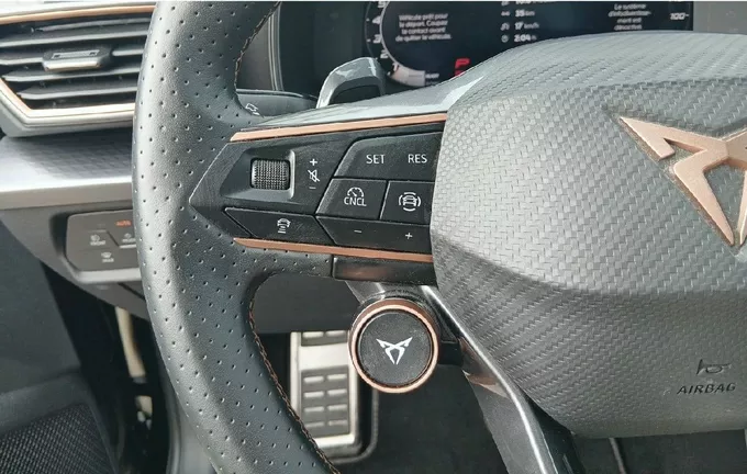 CUPRA FORMENTOR 1.5 eTSI Hybrid 150 ch DSG7 V photo 18 2126730