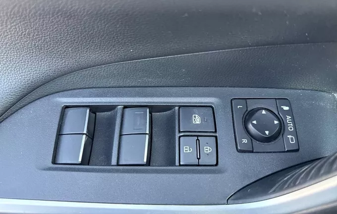 TOYOTA RAV4 Hybride 222 ch AWD-i photo 10 1103601