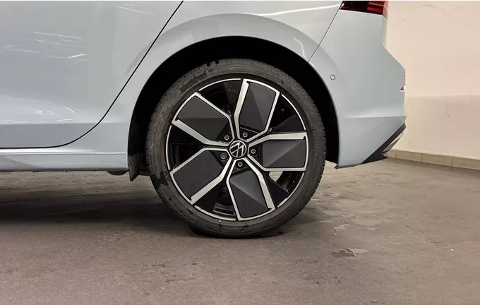 VOLKSWAGEN GOLF 1.5 eTSI EVO2 116 DSG7 Style extérieur trois quart arrière gauche 2130104