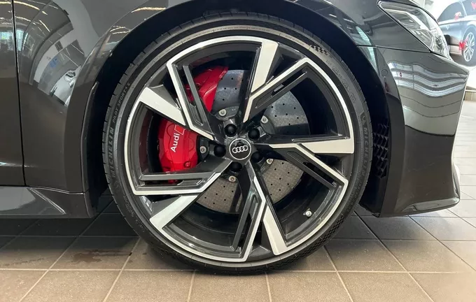 AUDI RS6 Avant V8 4.0 TFSI 600 Tiptronic 8 Quattro extérieur côté gauche 2119439