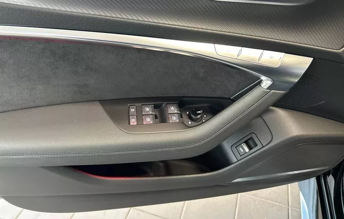 AUDI RS6 Avant V8 4.0 TFSI 600 Tiptronic 8 Quattro photo 19 2119439