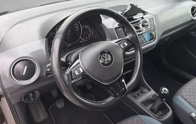 VOLKSWAGEN UP 1.0 75 BlueMotion Technology BVM5 Up! IQ.Drive photo 11 213327