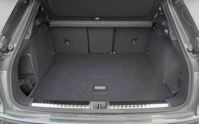 AUDI Q3 HYBRIDE Q3 e-hybrid 272 ch S tronic 6 S line photo 10 5045