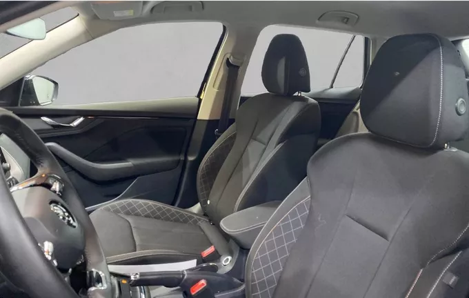 SKODA KAMIQ 1.0 TSI Evo 110 ch DSG7 Ambition extérieur trois quart arrière droit 2129599