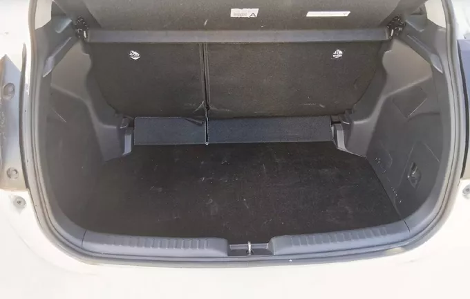 TOYOTA YARIS 70 VVT-i Dynamic Business photo 10 1103294