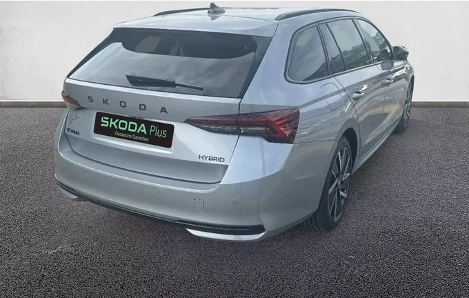 SKODA OCTAVIA Combi 1.5 TSI Hybrid 150 ch ACT DSG7 Sportline extérieur avant 4942