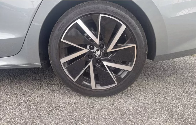SKODA OCTAVIA Combi 1.5 TSI Hybrid 150 ch ACT DSG7 Sportline photo 12 4942