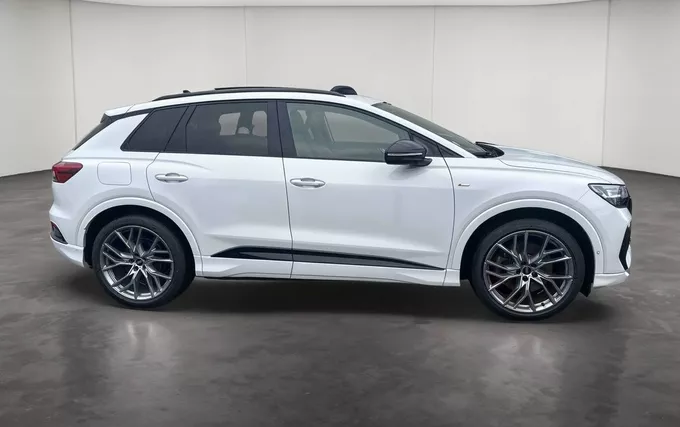 AUDI Q4 E-TRON 50 299 ch 82 kWh quattro S line extérieur côté droit 2132967