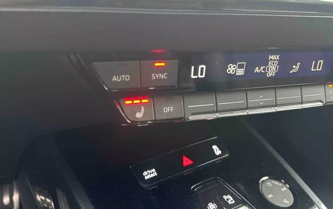 AUDI Q4 E-TRON 50 299 ch 82 kWh quattro S line photo 19 2132967