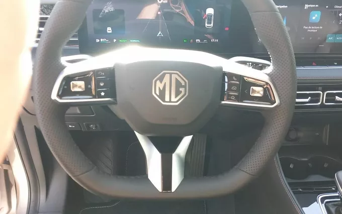 MG EHS 1.5 Hybrid+ 224 ch Luxury photo 12 7749
