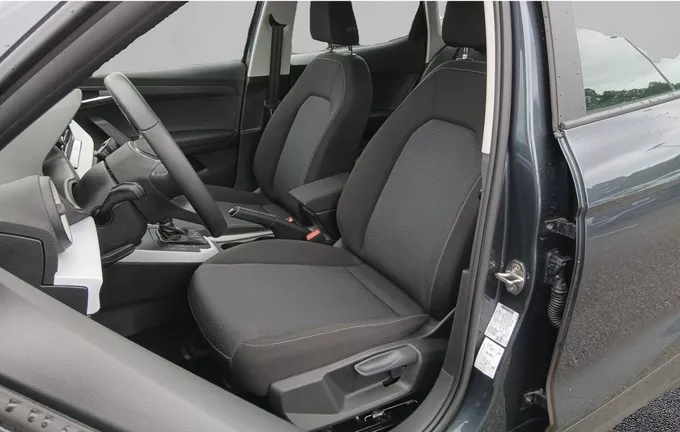 SEAT ARONA 1.0 TSI 115 ch Start/Stop DSG7 Business extérieur trois quart arrière droit 2127968