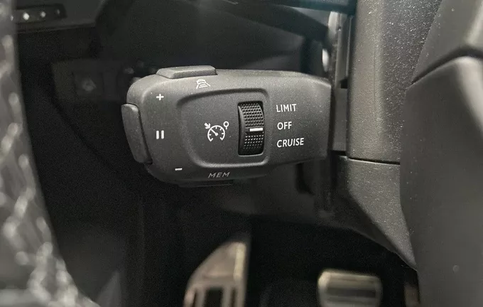 DS DS7 CROSSBACK Hybride E-Tense 300 EAT8 4x4 Rivoli photo 22 946411
