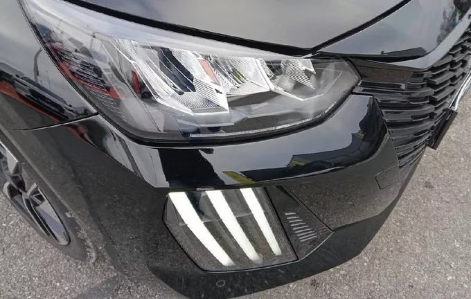 PEUGEOT 208 Hybrid 100 e-DCS6 Allure photo 16 944041
