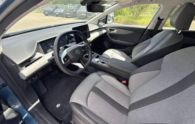 MG MG4 EV 64kWh - 140 kW Premium photo 27 7868